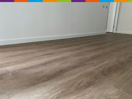 Rechte plank PVC te 's-Hertogenbosch